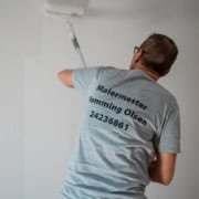 Malermester maler væg hvid